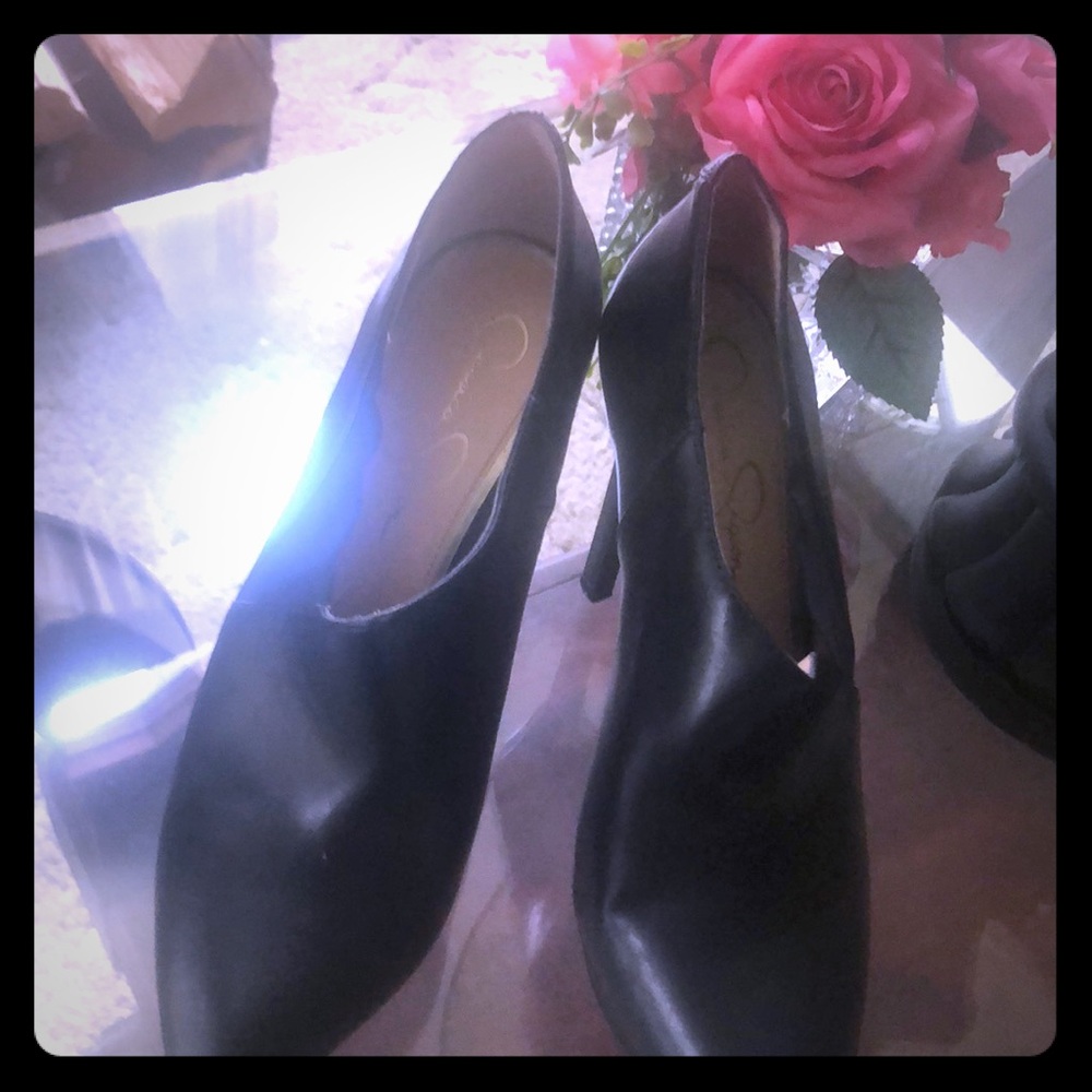 Black, leather 3 1/2 inch Jessica Simpson heels